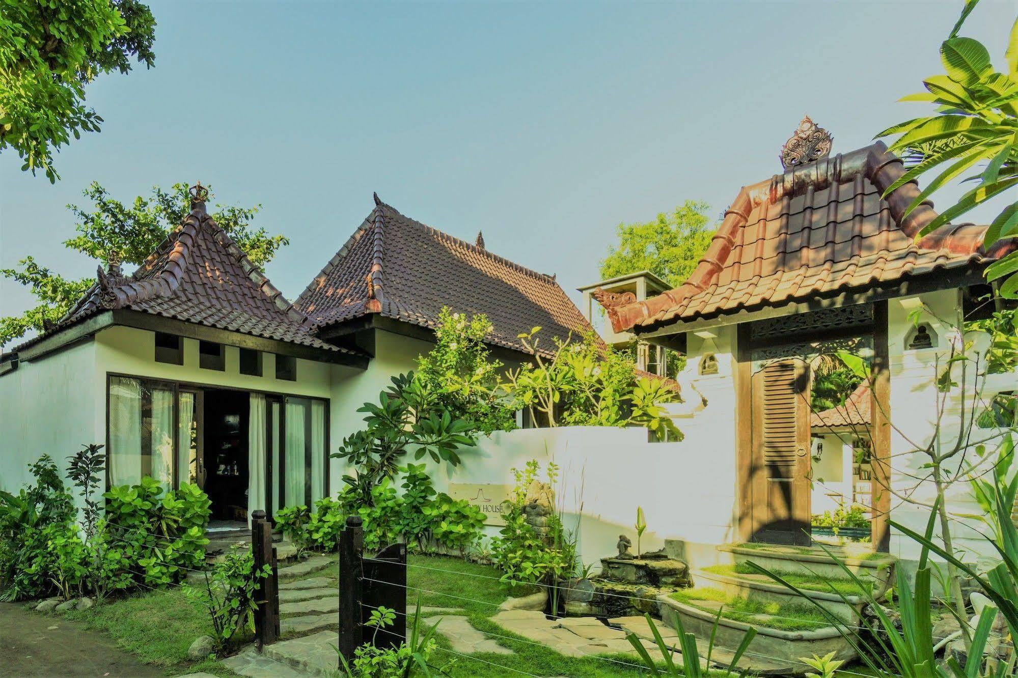 Ambary House Gili Trawangan- 2 Bedroom Private Villa, Pool Exterior photo